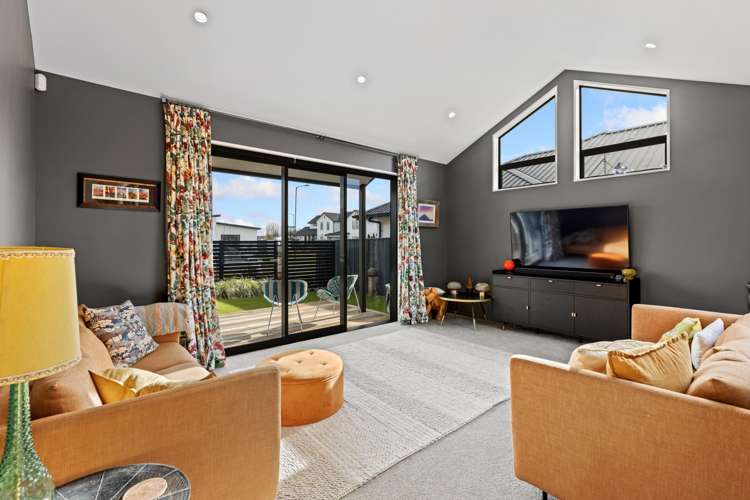 3 Picadilly Avenue_2