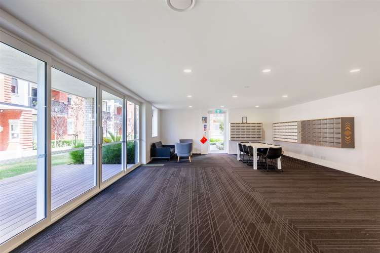 G05/1c Soljak Place Mount Albert_24