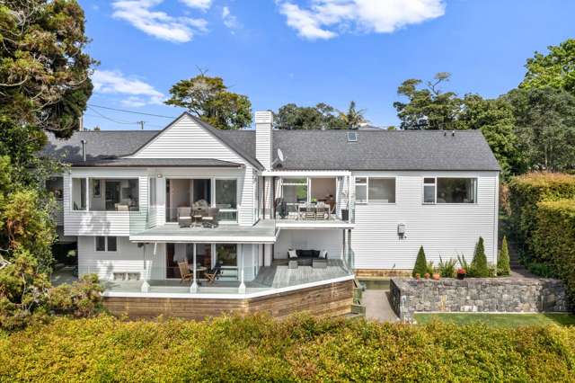 Traditional Meets Contemporary With Rangitoto View