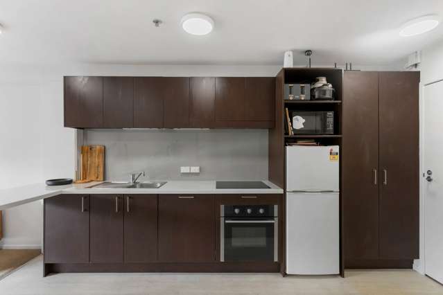 1f/18 Scotia Place City Centre_2
