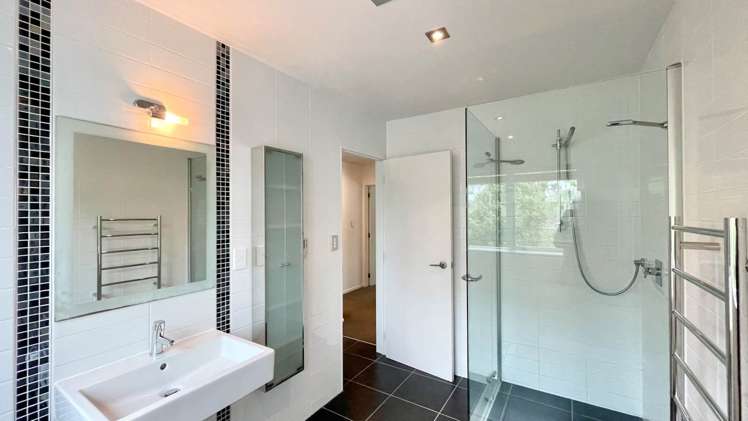 77 James Paige Lane Riverhead_17