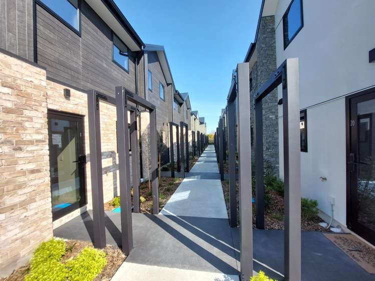 4/10 Fathom Place Te Atatu Peninsula_10