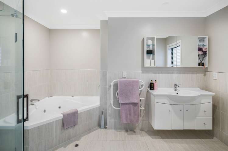 2 Handly Grove Churton Park_11