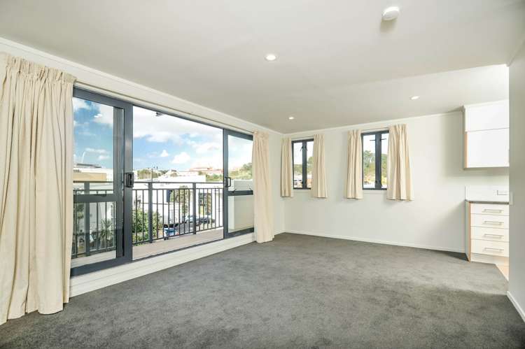 12/22 Normanby Road_0