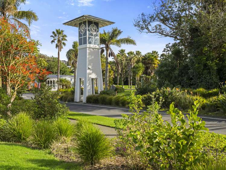 20 Eaves Bush Parade Orewa_22