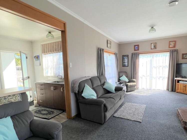 402 Main South Road Paroa_7