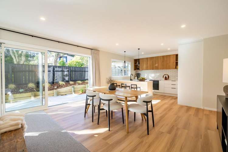 70a Heretaunga Square Silverstream_19