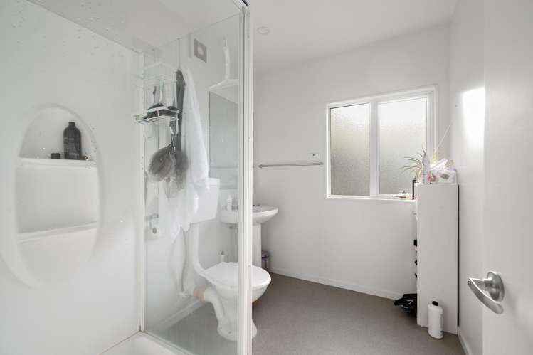 32 Avalon Crescent Fernhill/Sunshine Bay_14