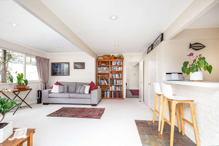 1/18 Holdaway Avenue Northcote_12