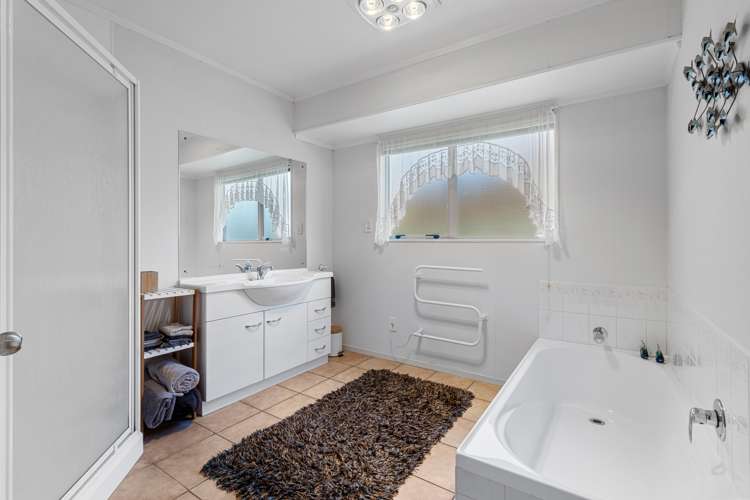 5 Burleigh Place Rototuna_11