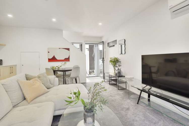 2/196 Worcester Street_3
