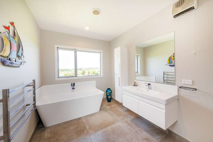 760 Halcombe Road Halcombe_22