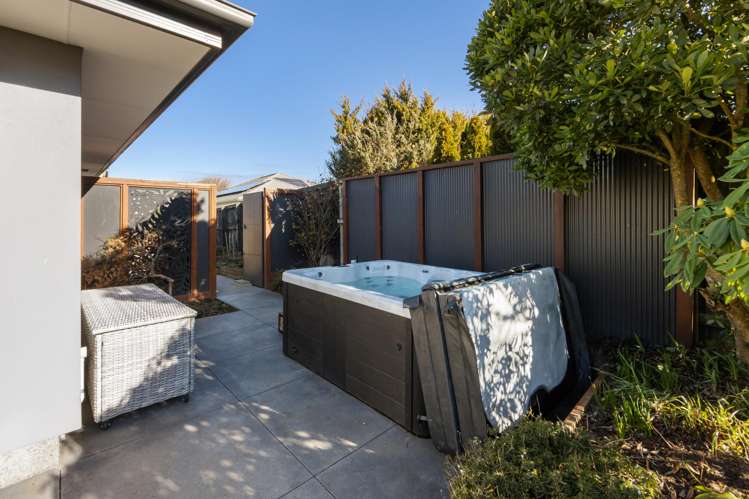 11 Glastonbury Drive Burwood_30