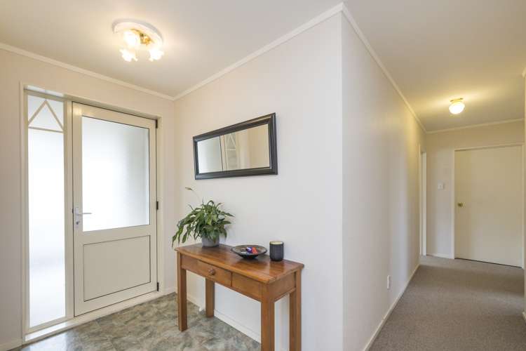 24 Logan Way Kelvin Grove_12