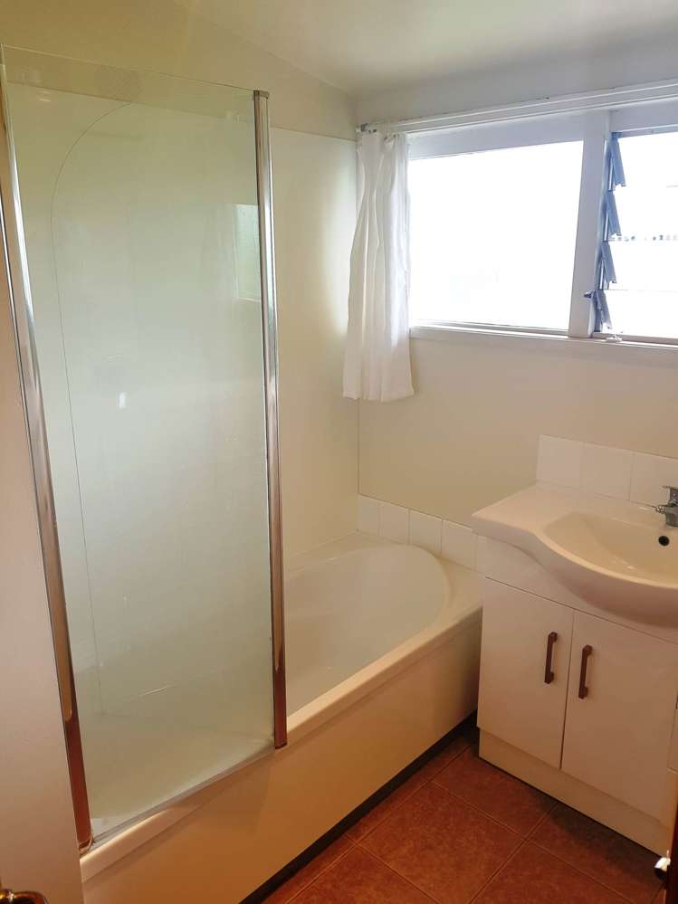 65 Tiroroa Avenue Te Atatu South_11