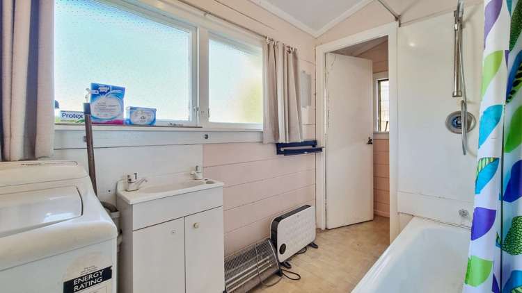 30 Neil Road Fairy Springs_16