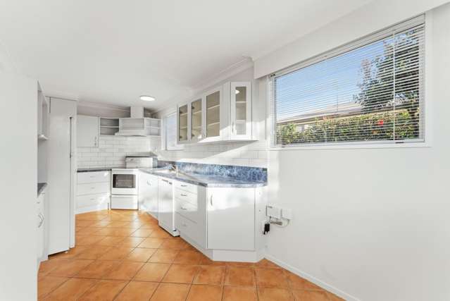 62A Pemberton Crescent Greerton_3