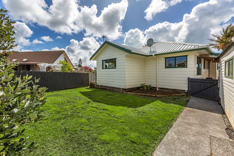 44 Taihiki Road Clarks Beach_15