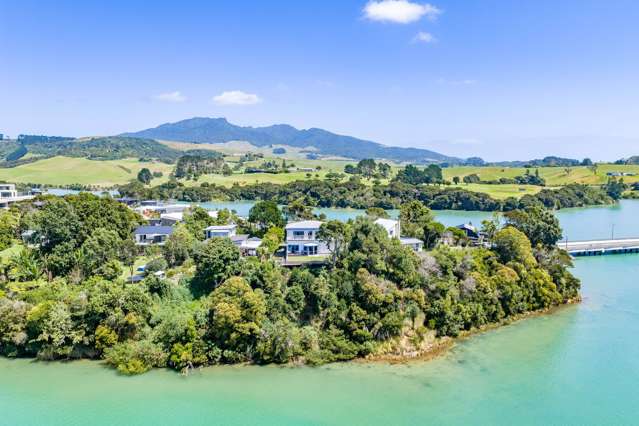 6 Mara Kai Lane Raglan_2