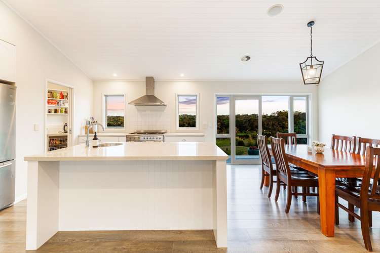 77 Whangaparaoa Road Red Beach_6