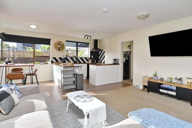 2/39 Randolph Street Woolston_3