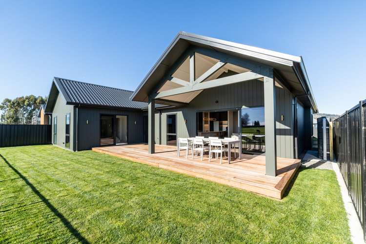 33 Crombie Avenue Havelock North_18