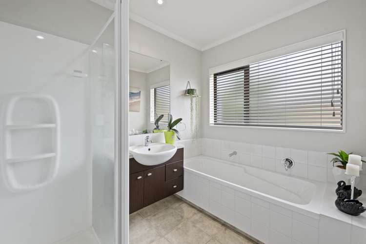 26 Aberdeen Crescent Wattle Downs_11