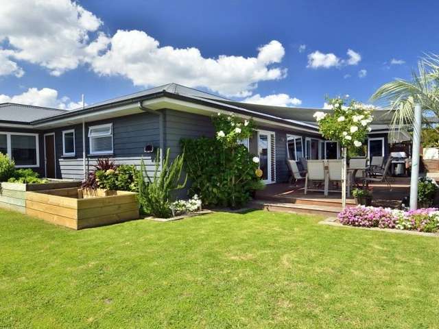 22 Pohutukawa Grove Lytton West_1