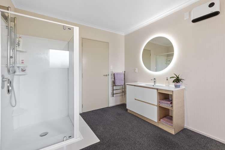 5 Saddle Row Welbourn_9