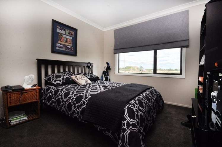 81 Baxter Michael Crescent Cambridge_11