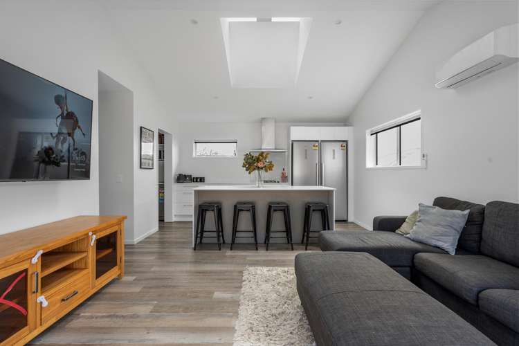 38 Churchill Avenue_3