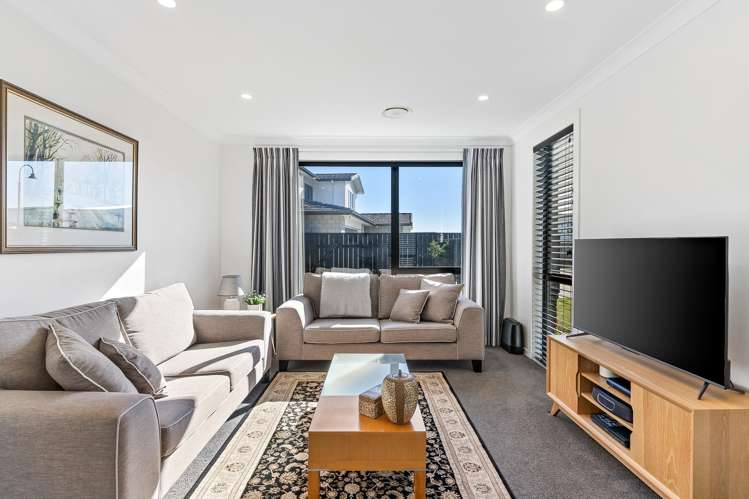 61 Queen Charlotte Drive Aotea_13