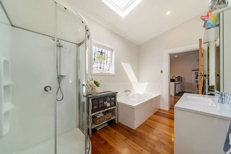 32 Riddlers Crescent Petone_12