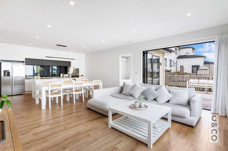 5 Byron Drury Way Riverhead_19