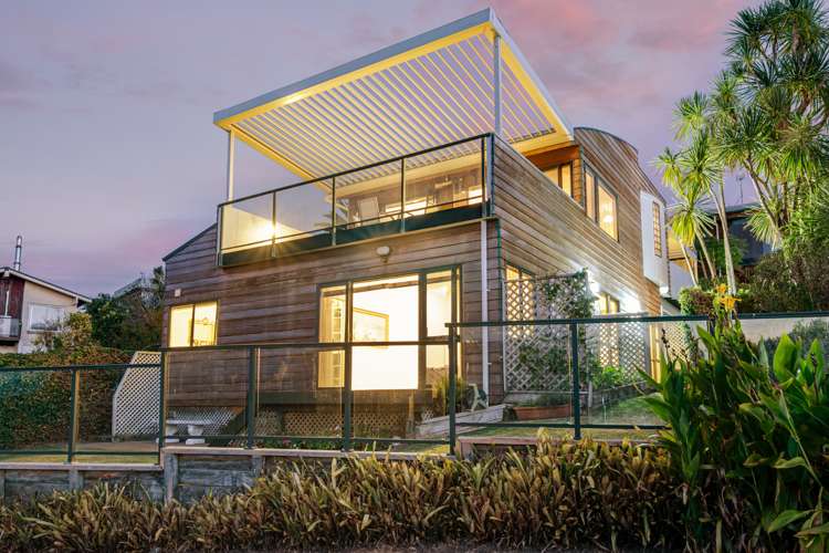 3/42 Amorino Drive Red Beach_1