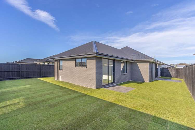 63 Mehrtens Crescent Woodend_11