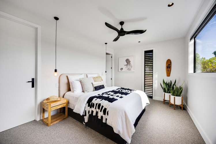 2 Pioneer Crescent Omaha_24