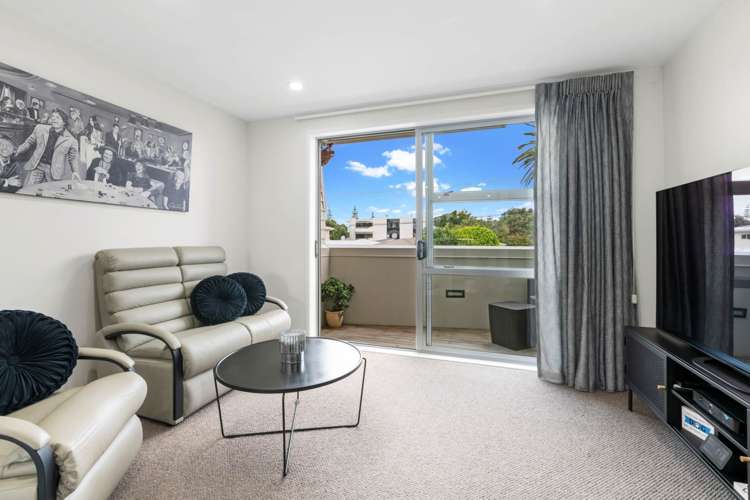 25/3 Riverside Road Orewa_5