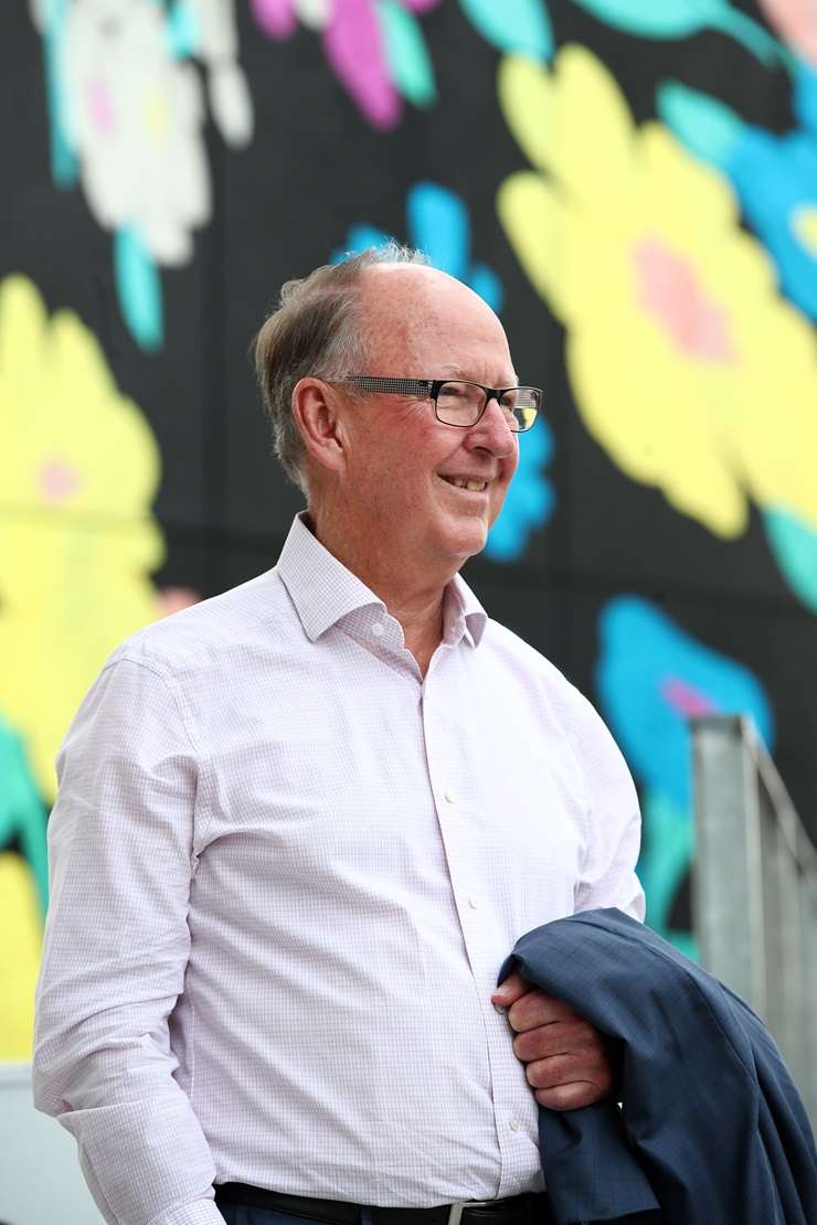 How do you tell if you’re in a buyer’s market or a seller’s market? Opes Partners economist Ed McKnight explains the drivers of each and what signs Kiwis should look for. Video / OneRoof