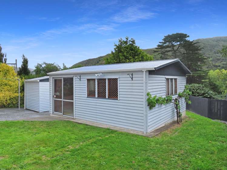 82 Wood Street Wainuiomata_13