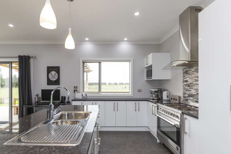 161 Spur Road West Feilding_4