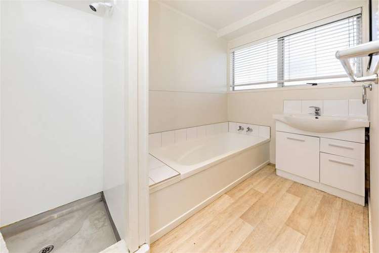 342 Roscommon Road Clendon Park_11