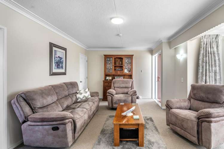 63 Edinburgh Crescent Waikiwi_1