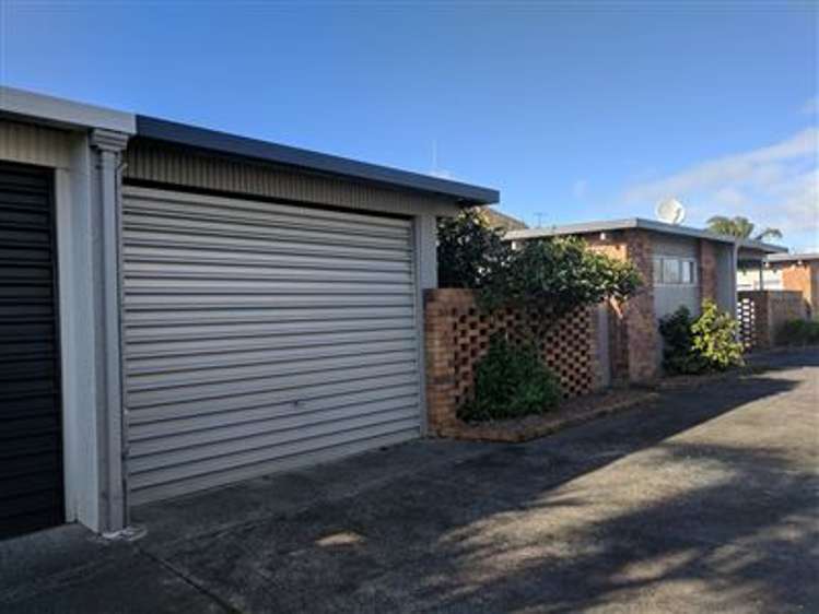 2/50 Kitchener Road Milford_2