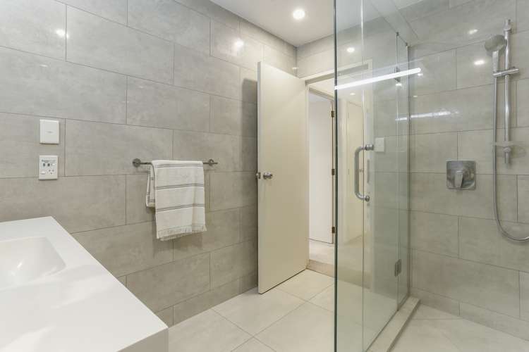 2/1 Burns Avenue Takapuna_12