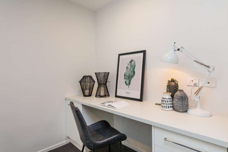 8 Roots Street East Feilding_9