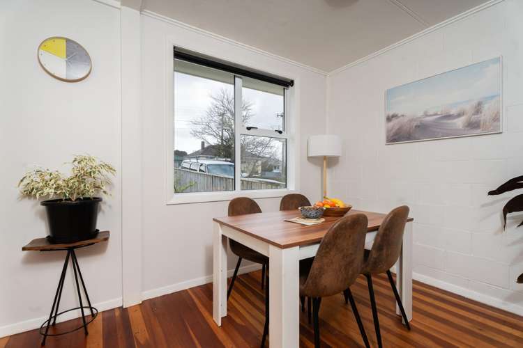 32 Davidson Crescent Tawa_7