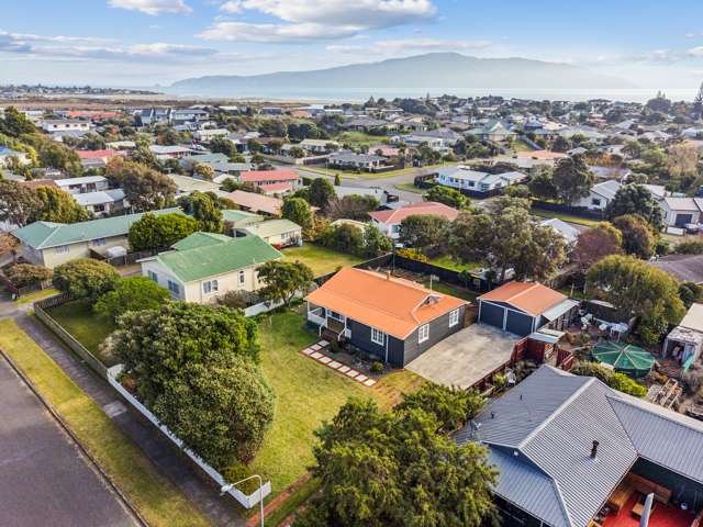 12 Hicks Crescent Waikanae Beach_1