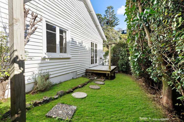 2/18 Oban Street Wadestown_10