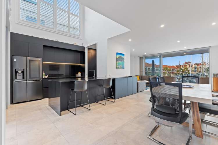 577 Laurie Southwick Parade_2
